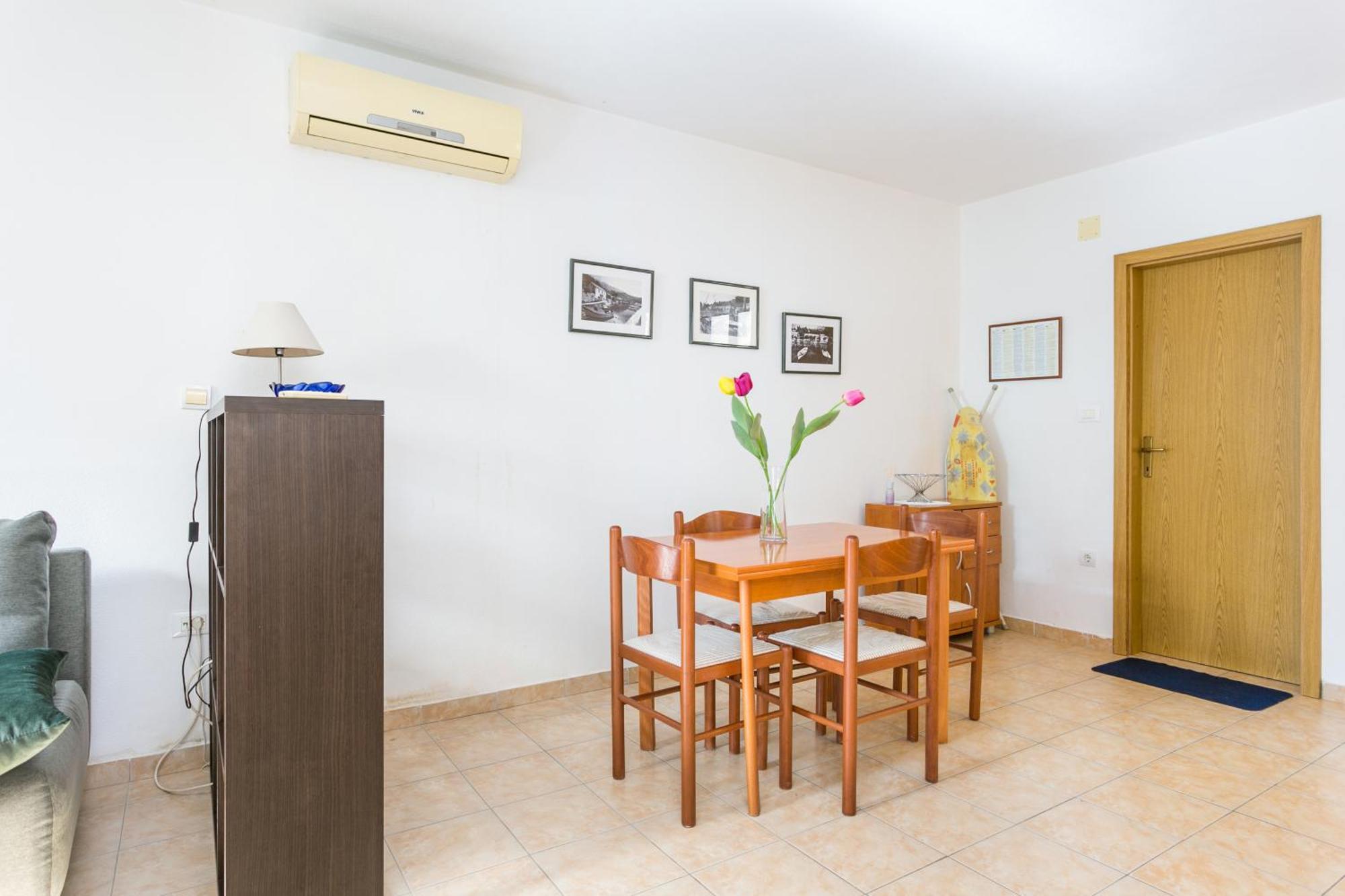 Apartments By The Sea Zivogosce - Porat, Makarska - 20207 Igrane Pokoj fotografie